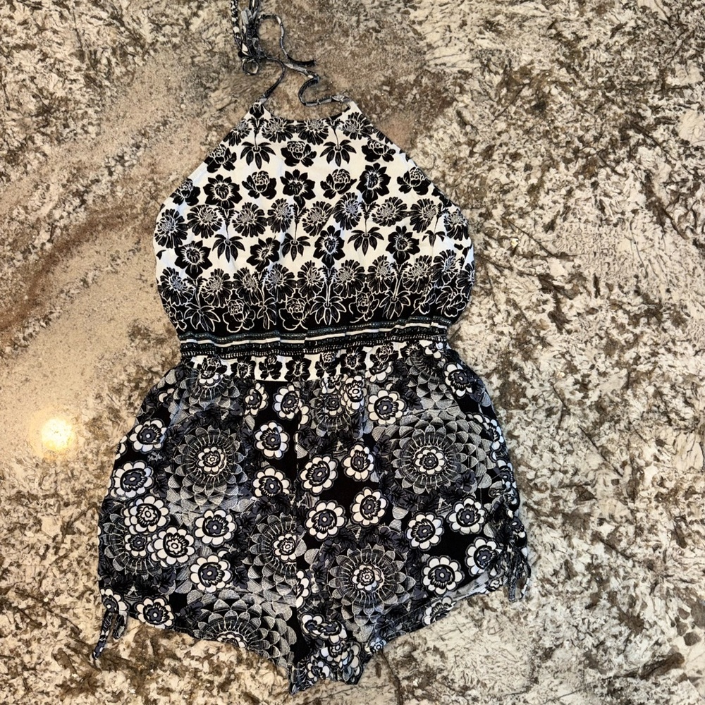 Kendall & Kylie Monochrome Floral Romper